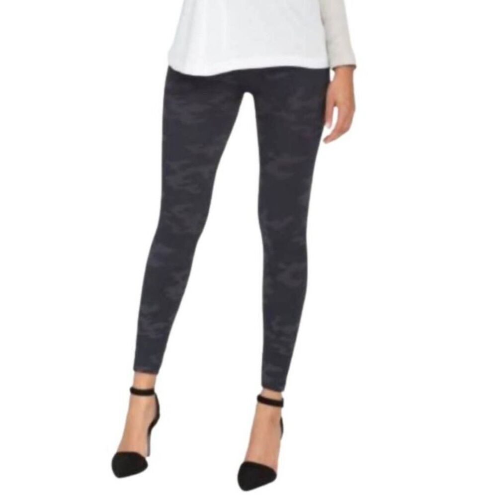 SPANX Look At Me Now Seamless Leggings Size XS